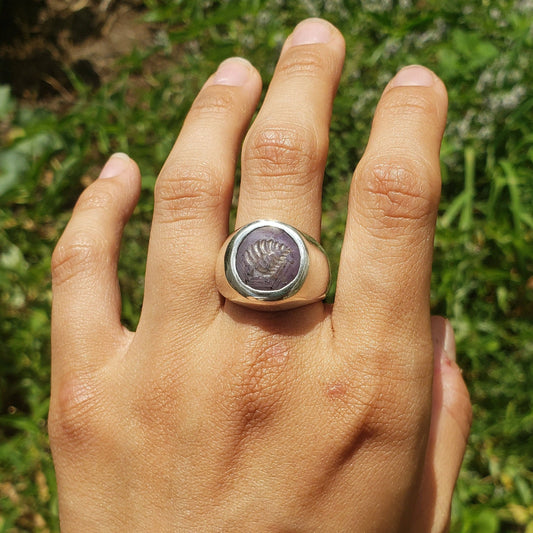 sapphire leaf signet ring