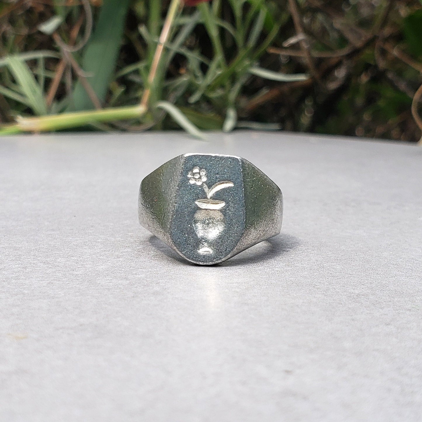 Vase wax seal signet ring