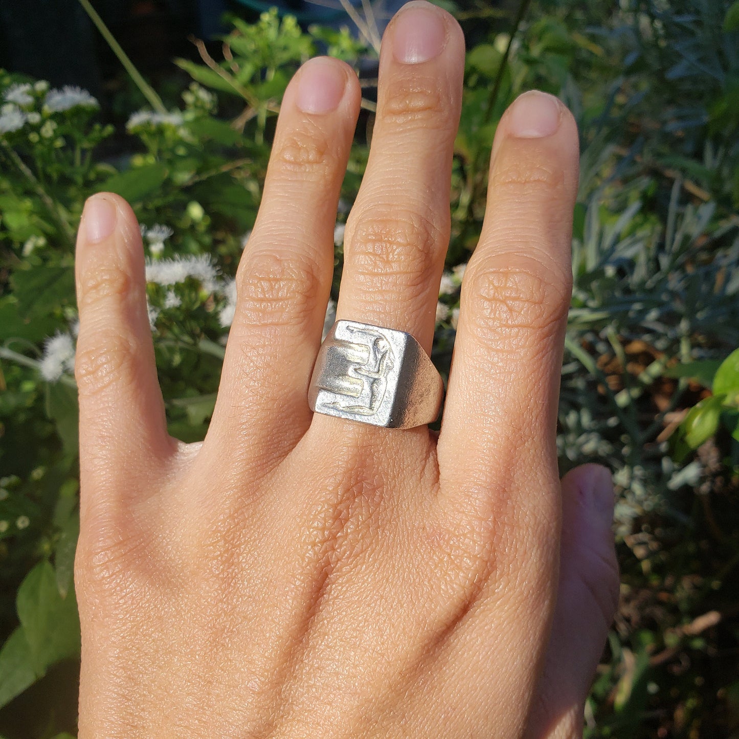 Body letter "E" wax seal signet ring