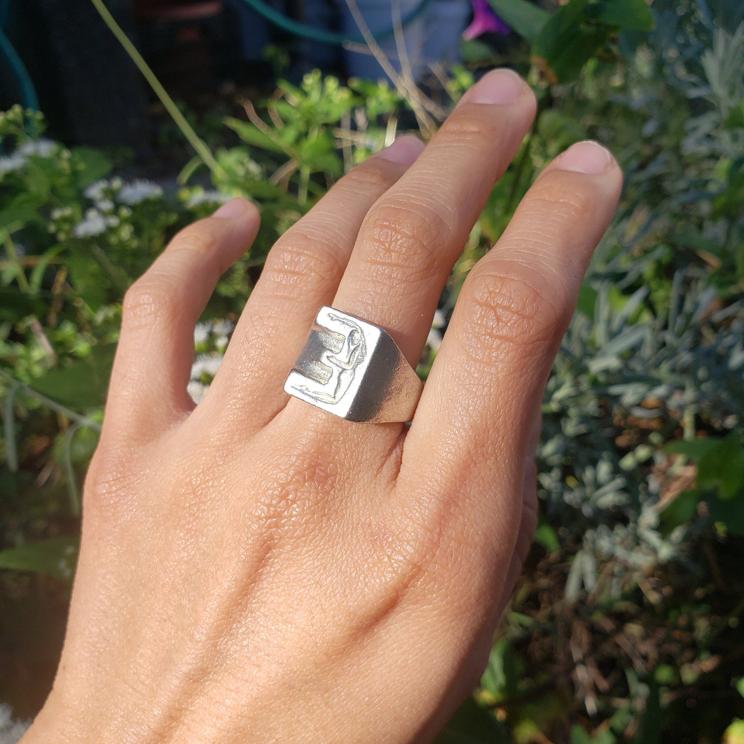 Body letter "E" wax seal signet ring