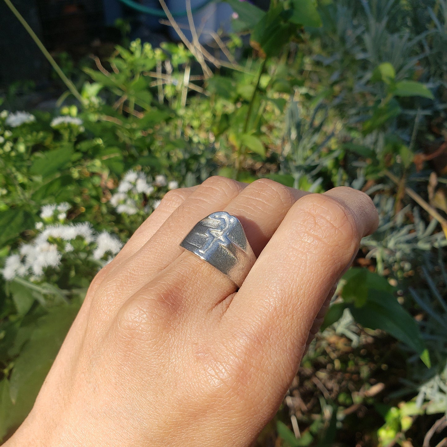 Body letter "f" wax seal signet ring