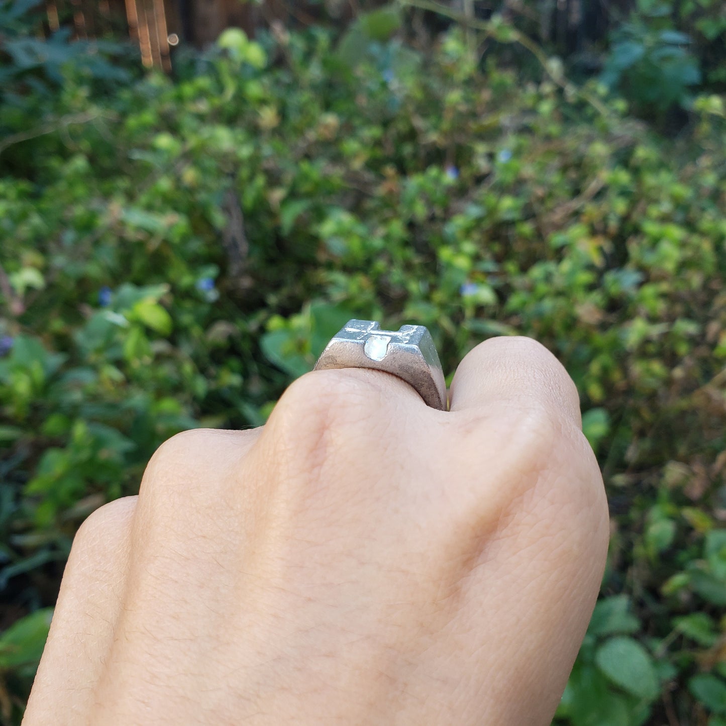 Body letter "H" split wax seal signet ring