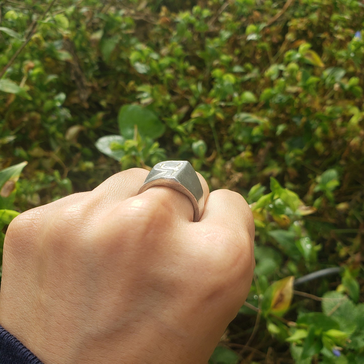 Body letter "P" bend wax seal signet ring