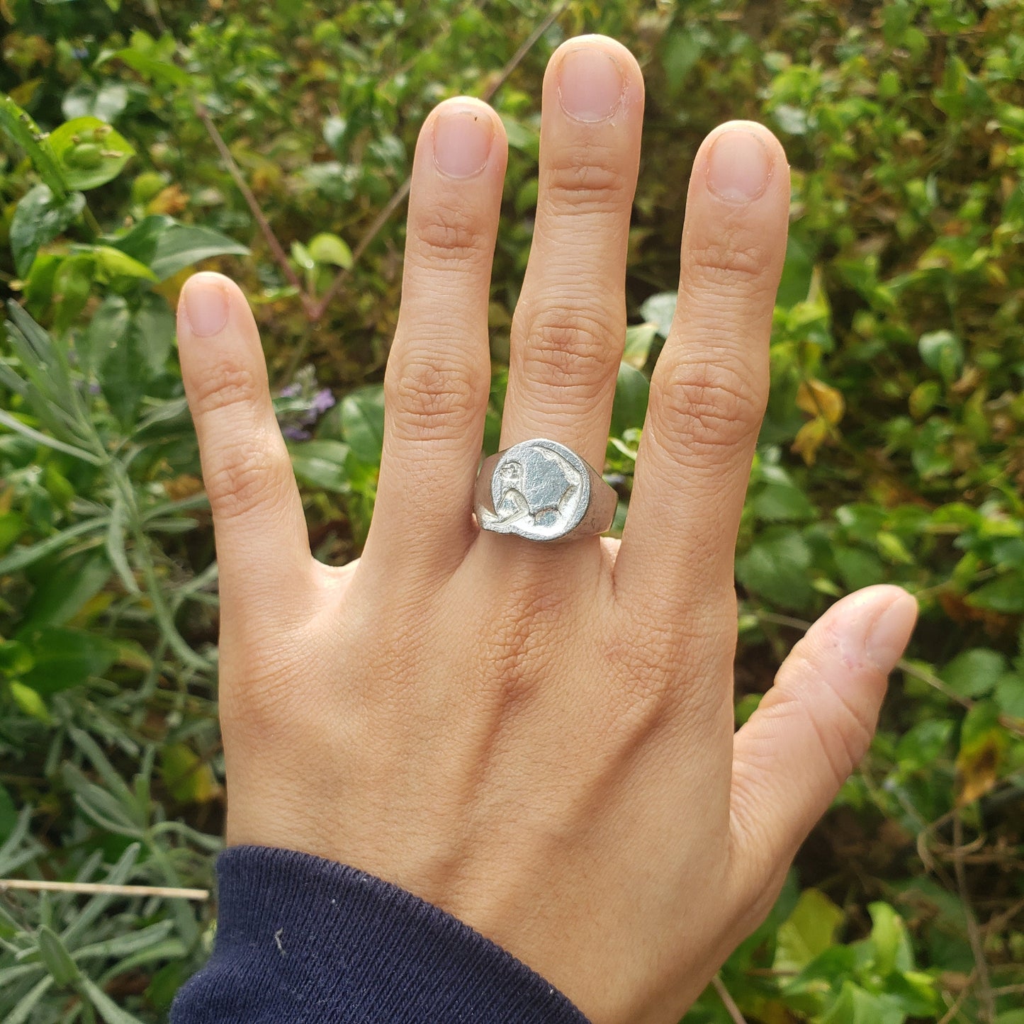 Body letter "Q" wax seal signet ring