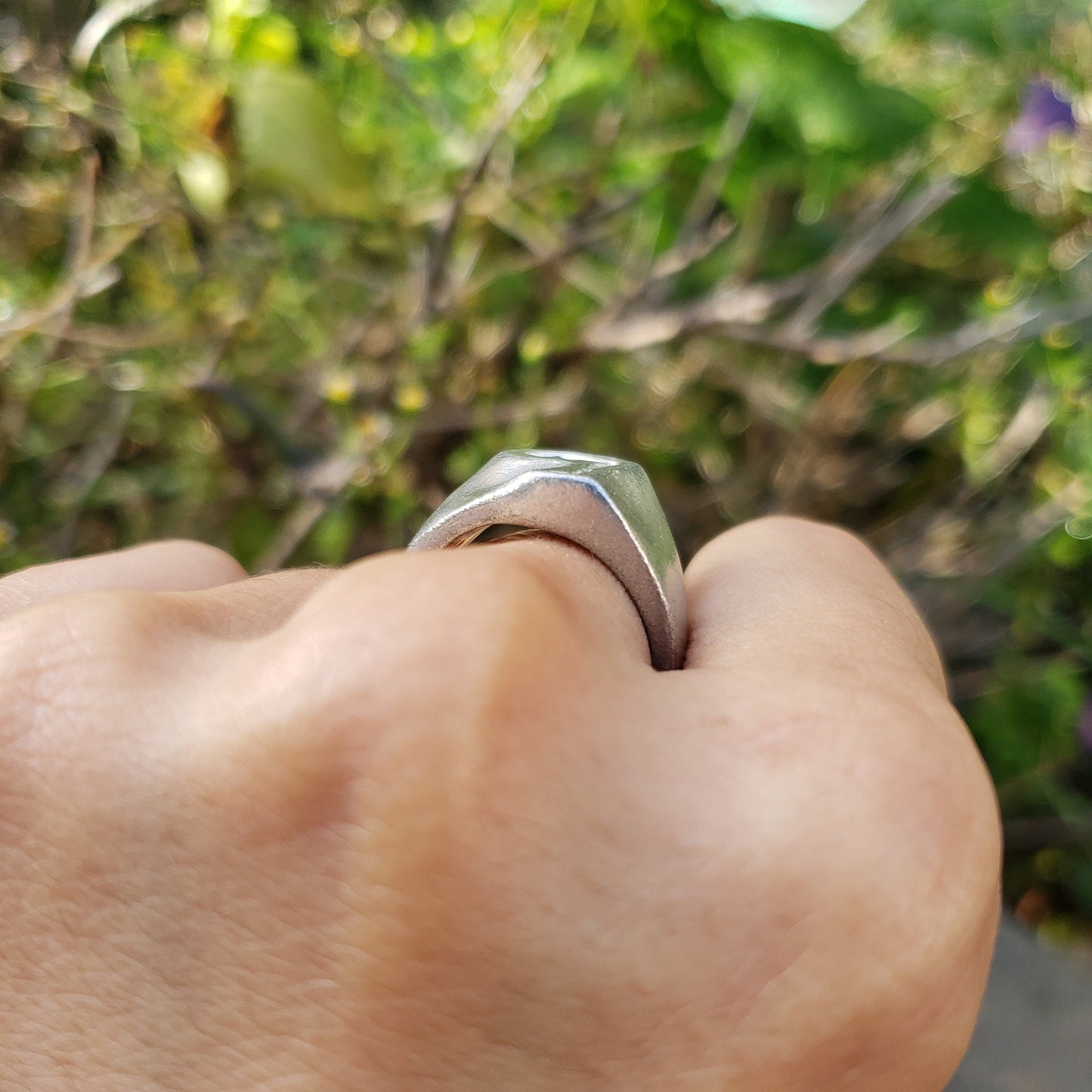 Body letter "r" wax seal signet ring