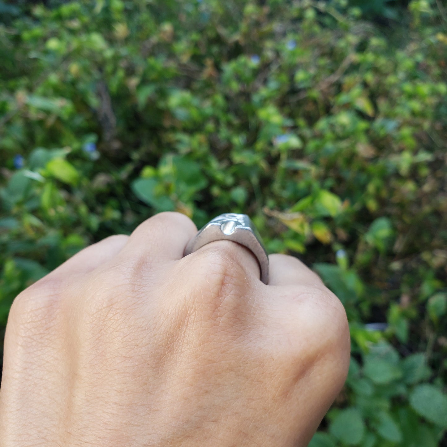 Body letter "R" standing wax seal signet ring