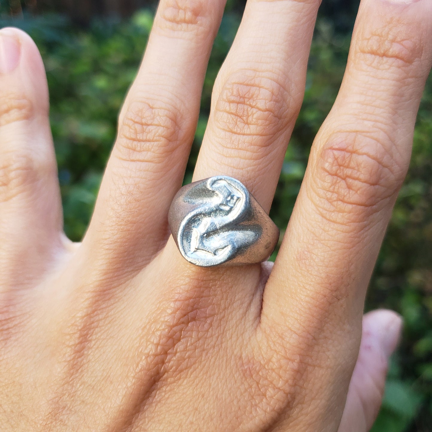 Body letter "S" wax seal signet ring