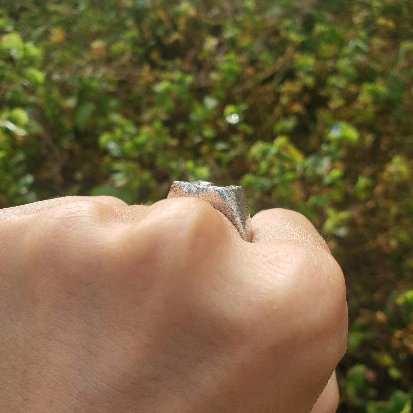 Body letter "u" wax seal signet ring