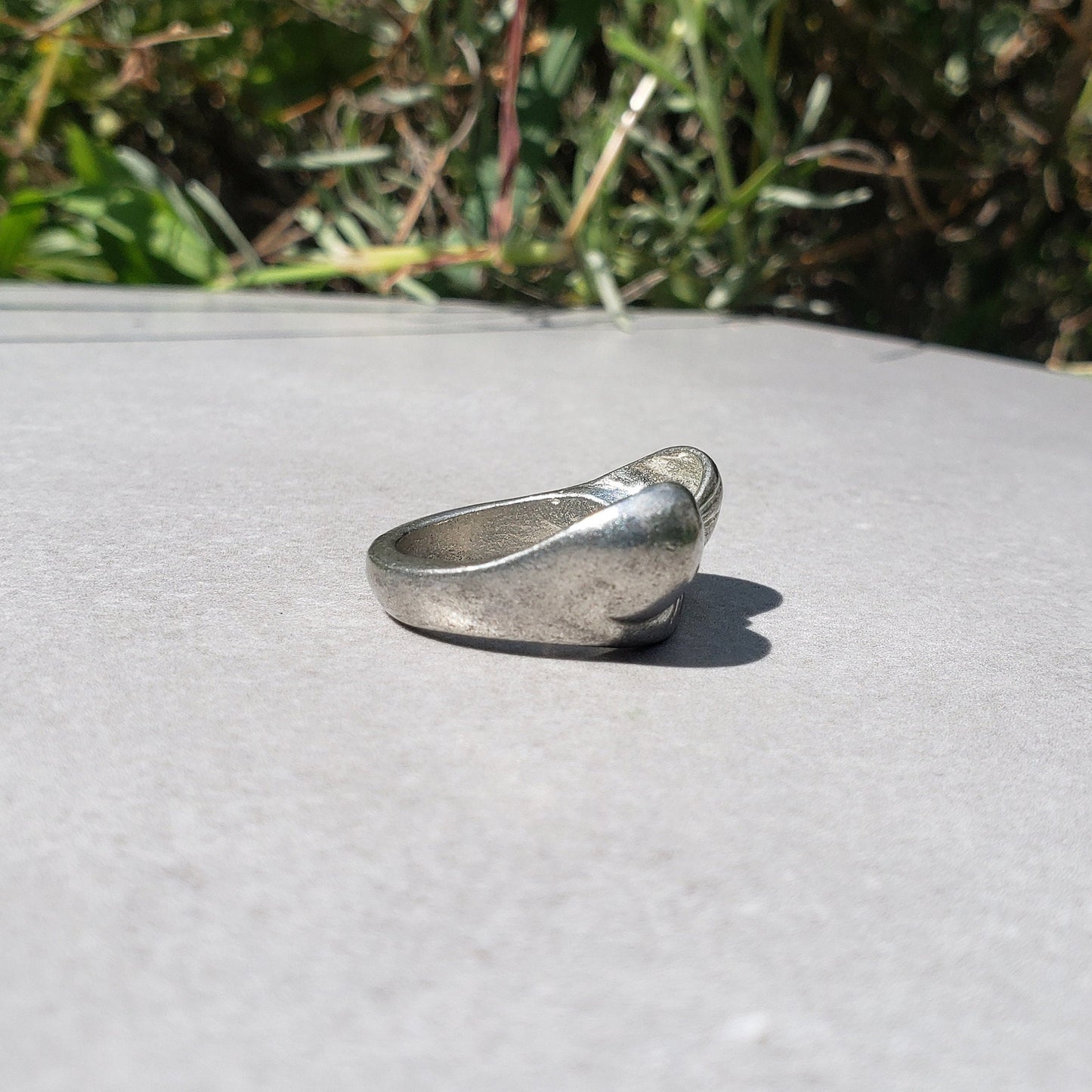 fingerbreast top ring