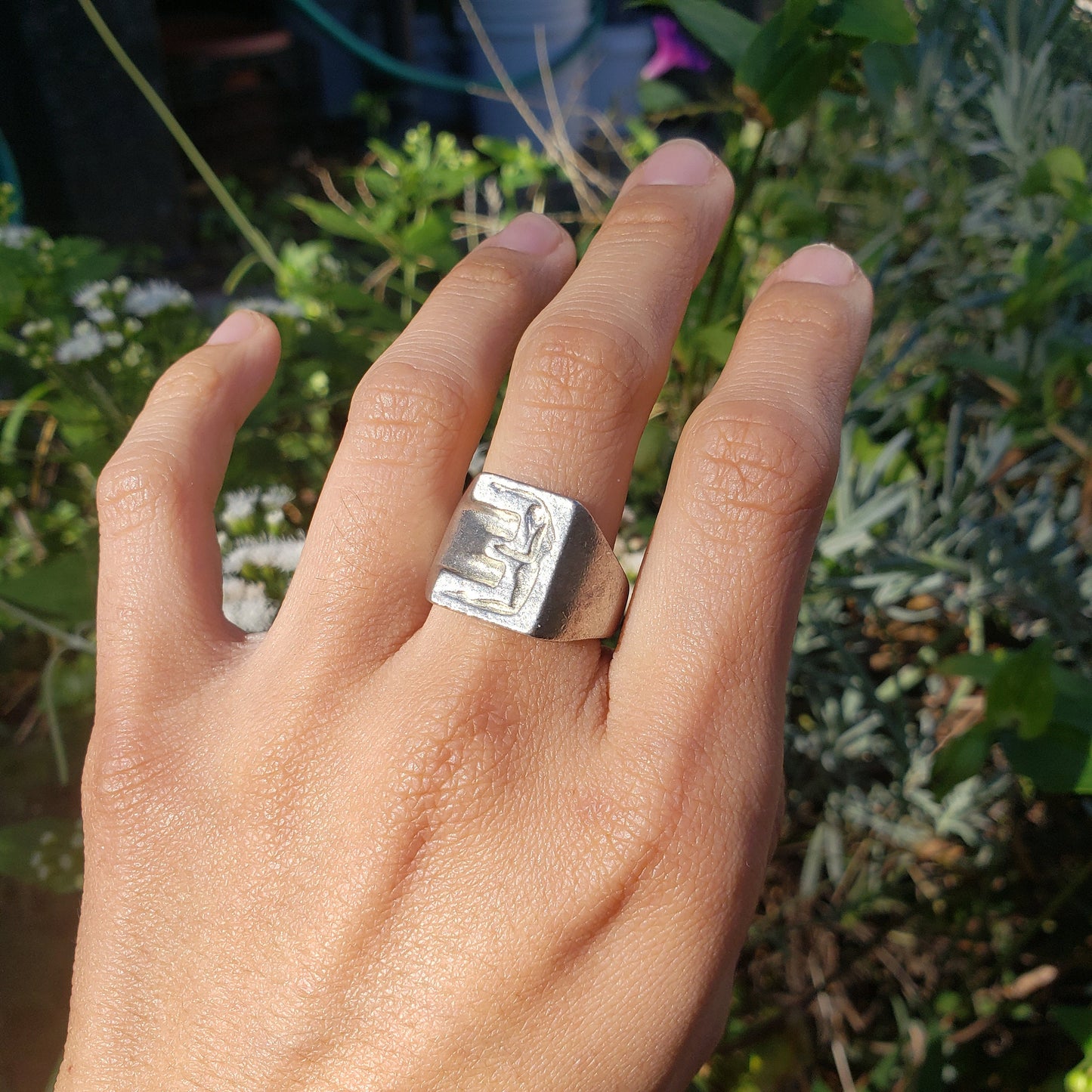 Body letter "E" wax seal signet ring