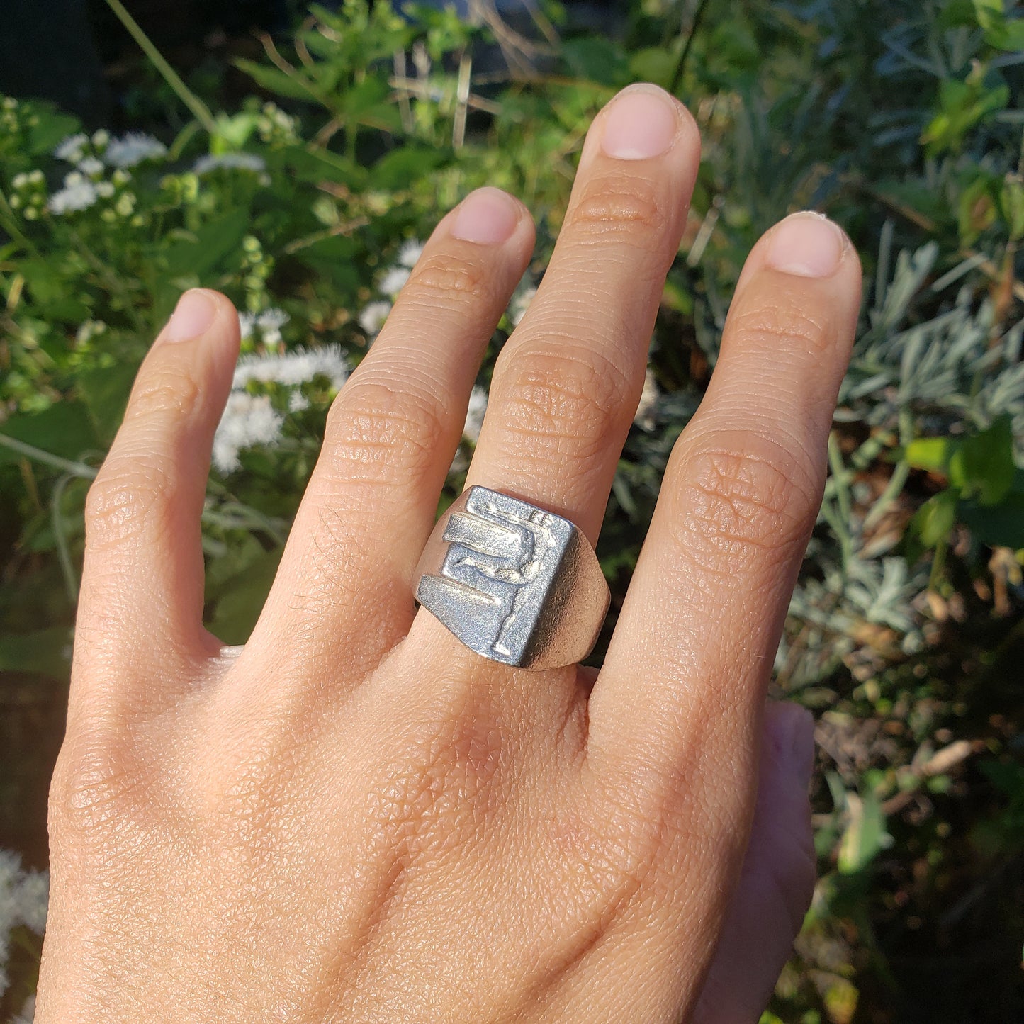 Body letter "F" wax seal signet ring