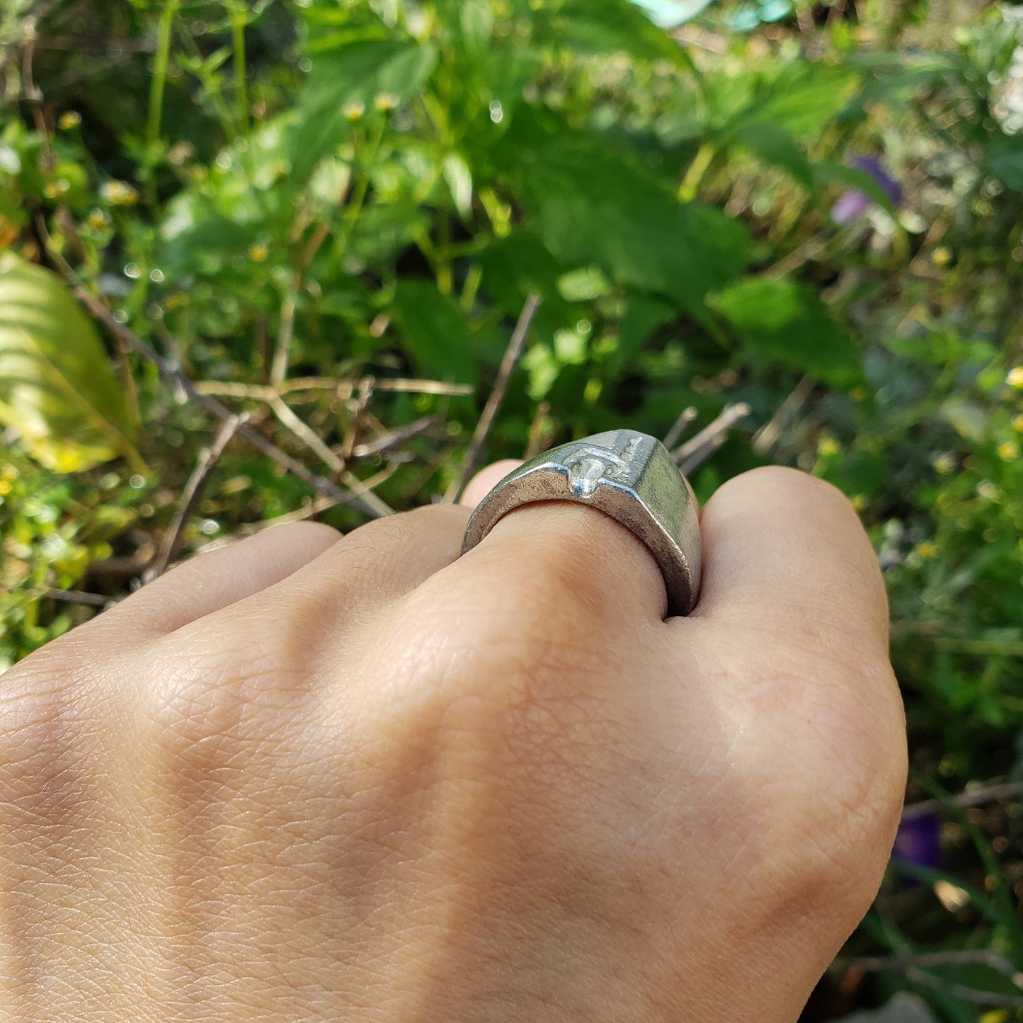 Body letter "h" wax seal signet ring