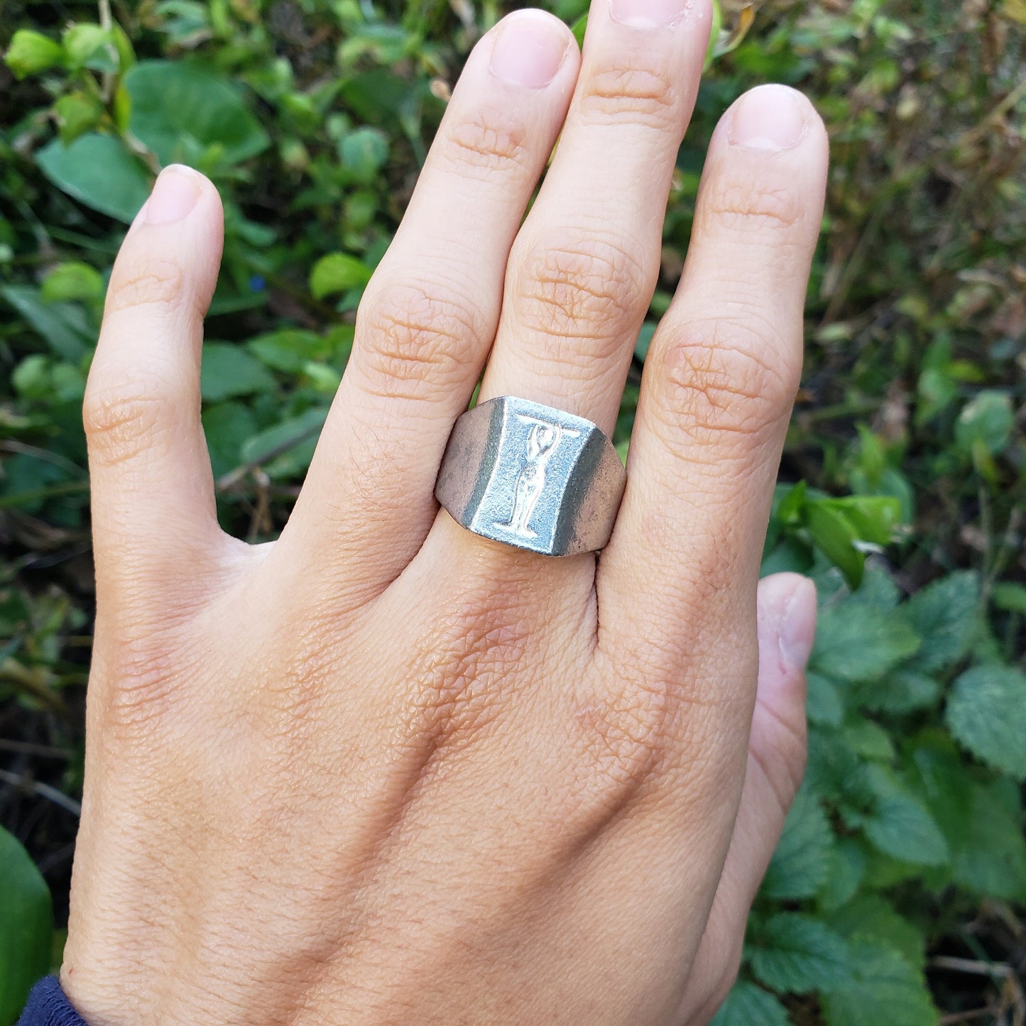 Body letter "I" wax seal signet ring