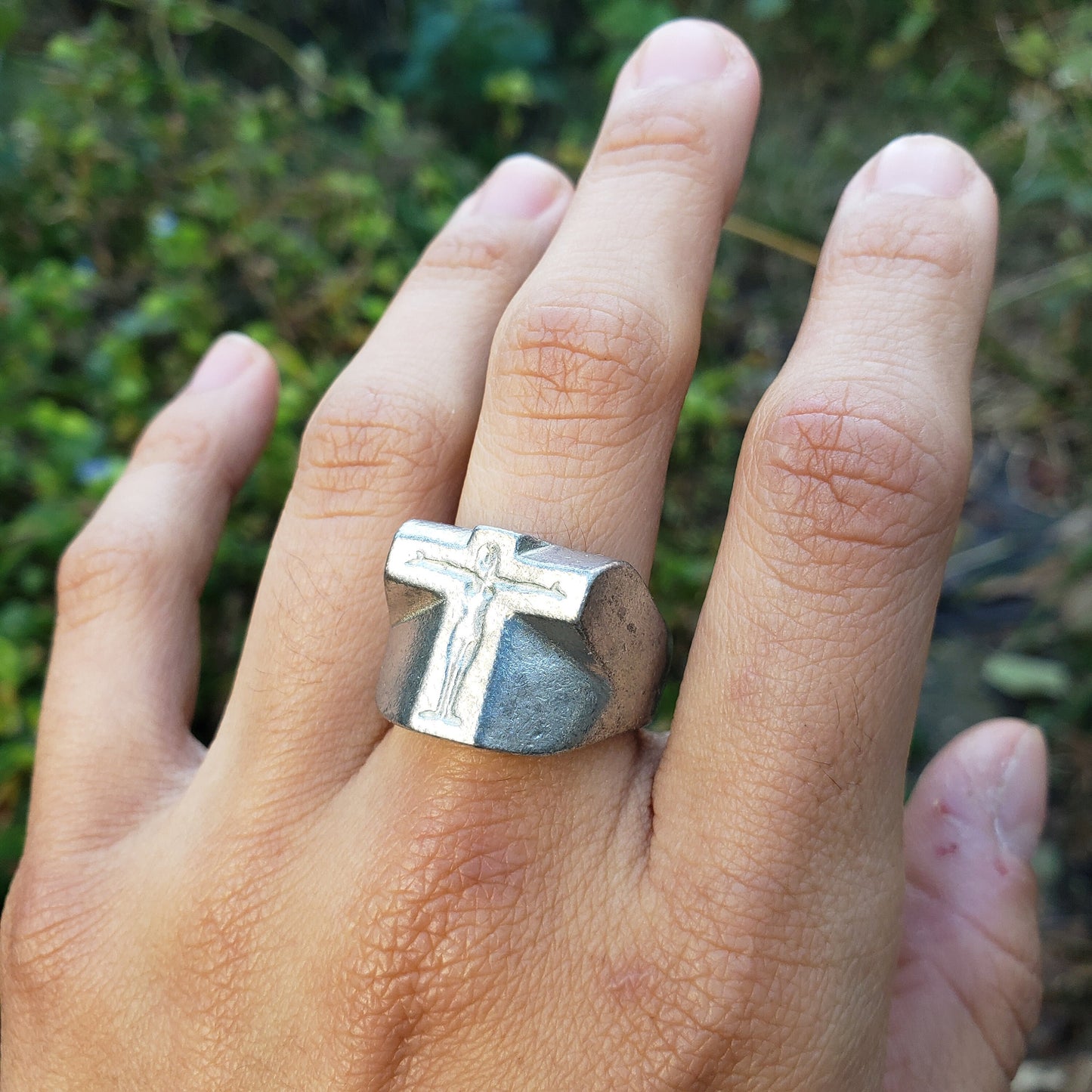 Body letter "t" wax seal signet ring