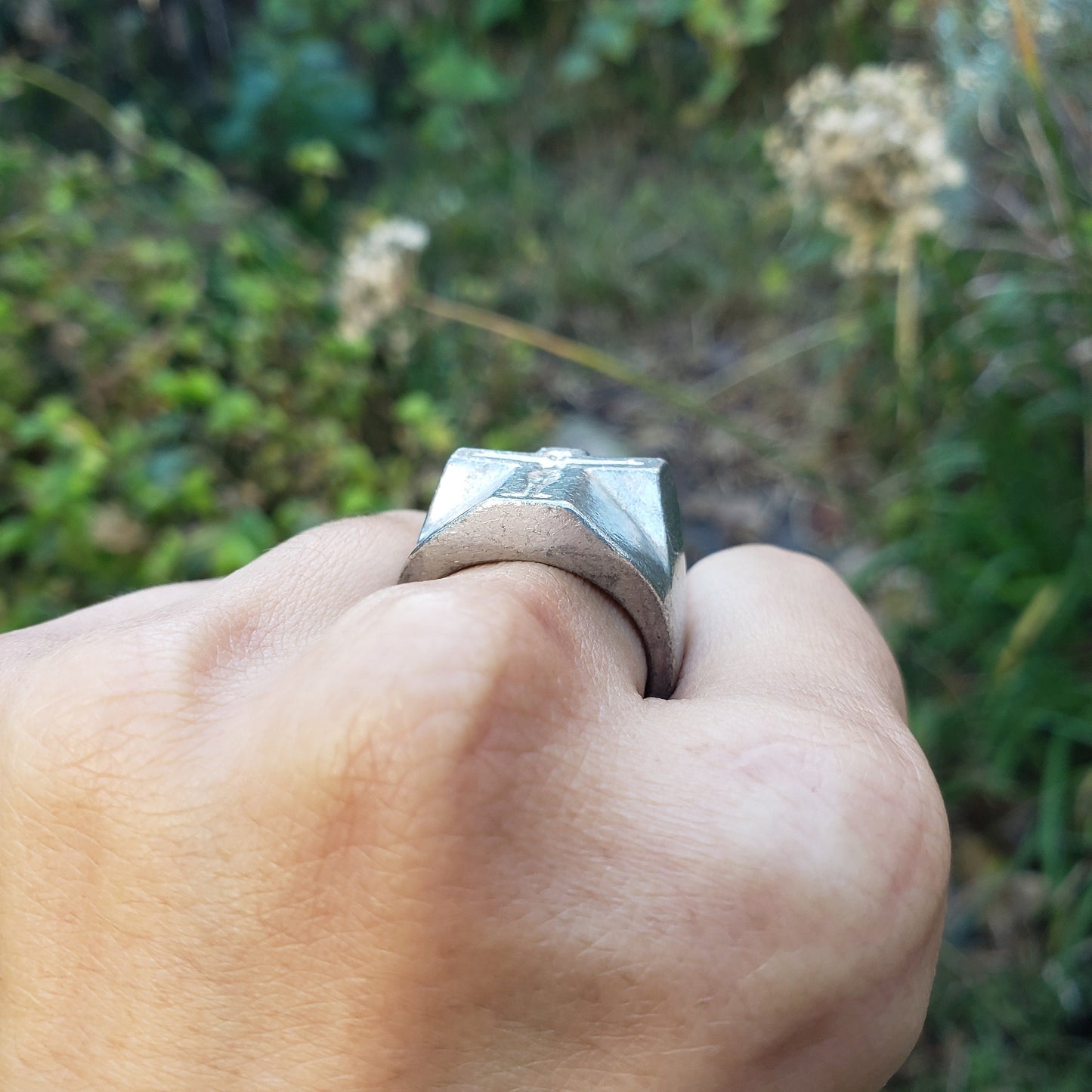 Body letter "t" wax seal signet ring