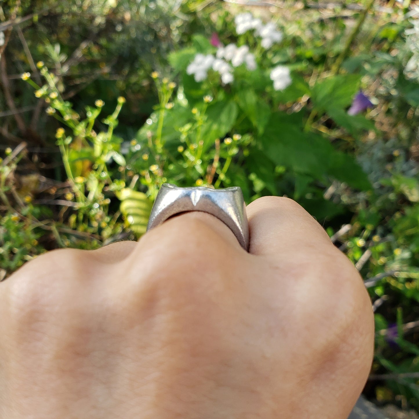 Body letter "W" wax seal signet ring