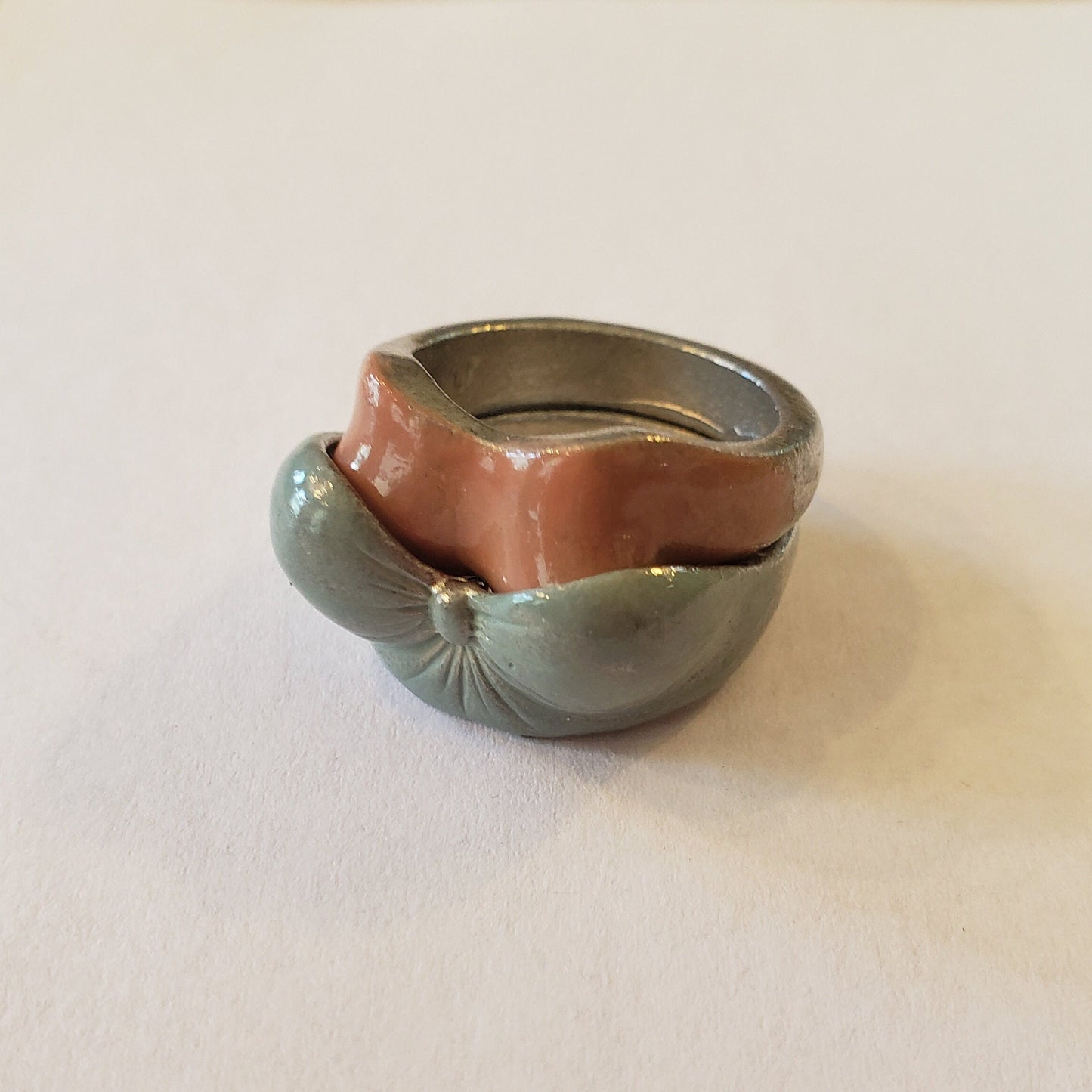 fingerbreast top ring