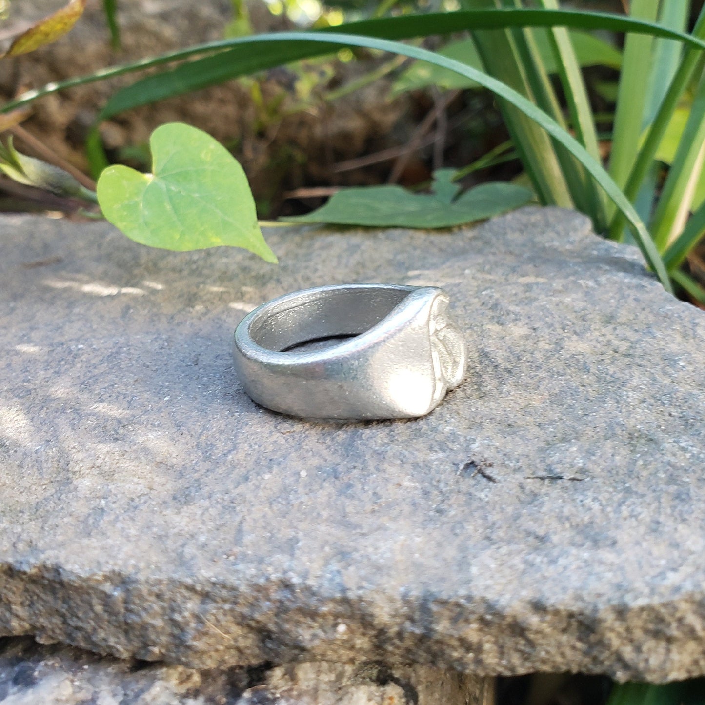 Body letter "a" curling wax seal signet ring