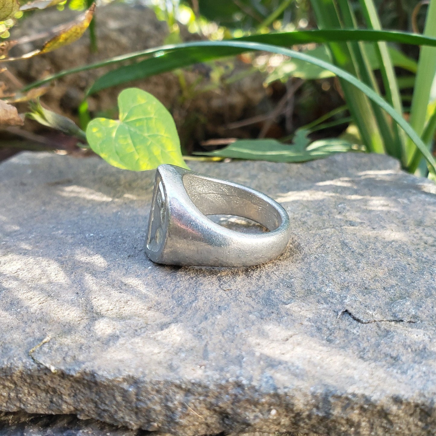 Body letter "D" wax seal signet ring