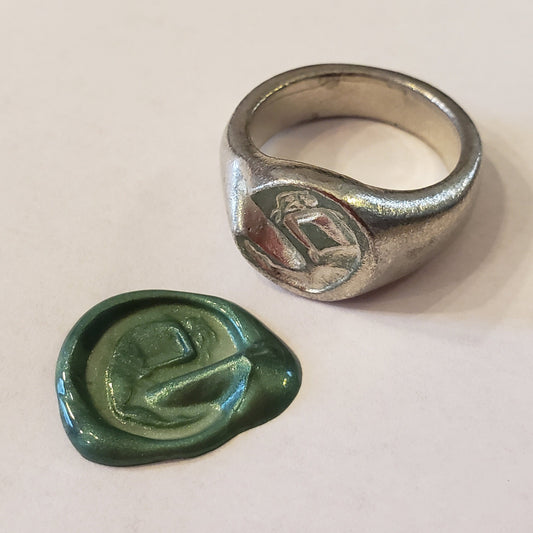 Body letter "e" wax seal signet ring