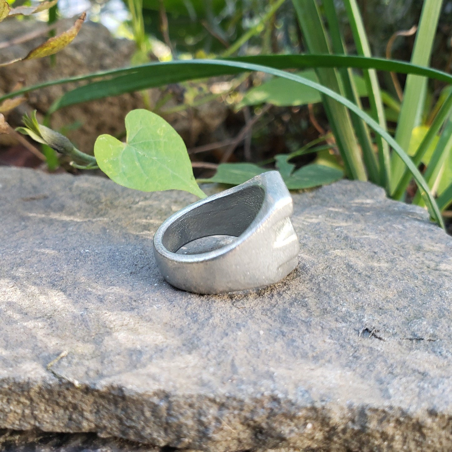 Body letter "F" wax seal signet ring