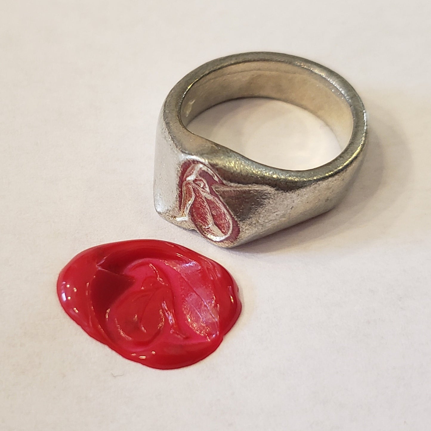 Body letter "a" curling wax seal signet ring