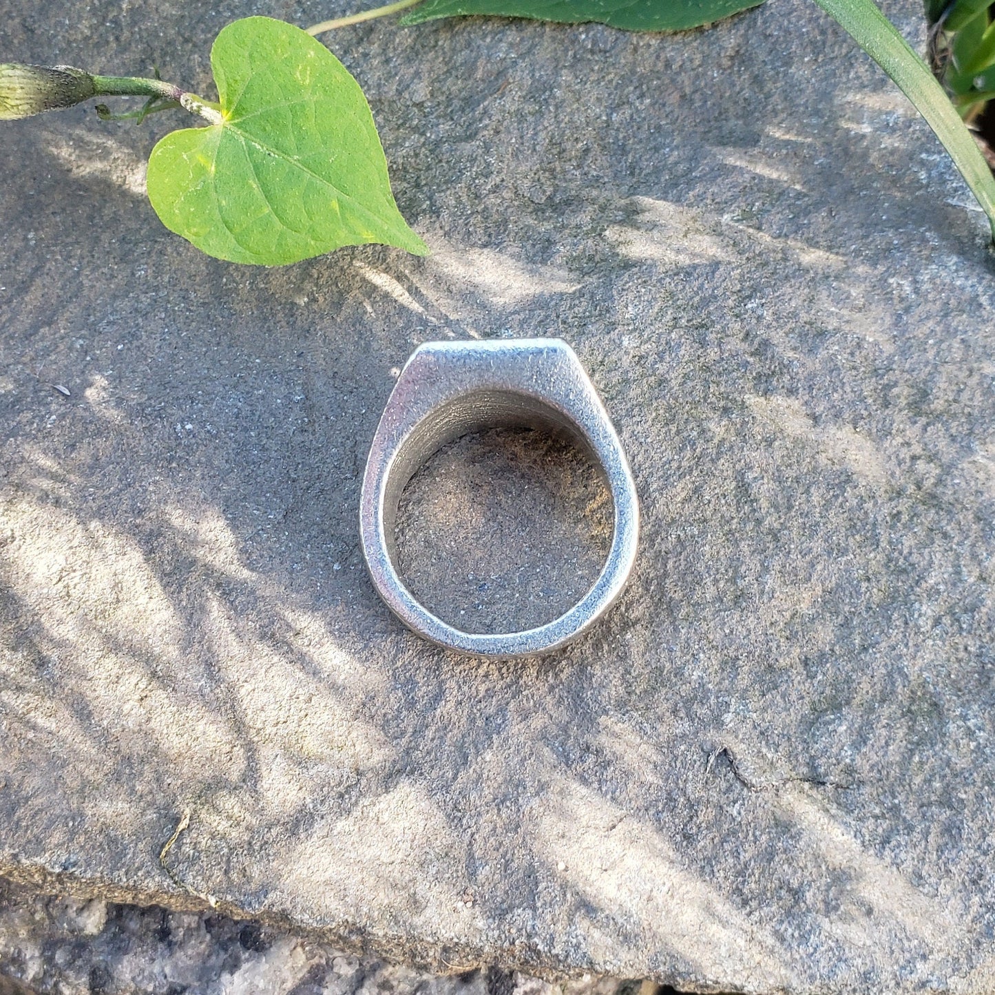 Body letter "E" wax seal signet ring