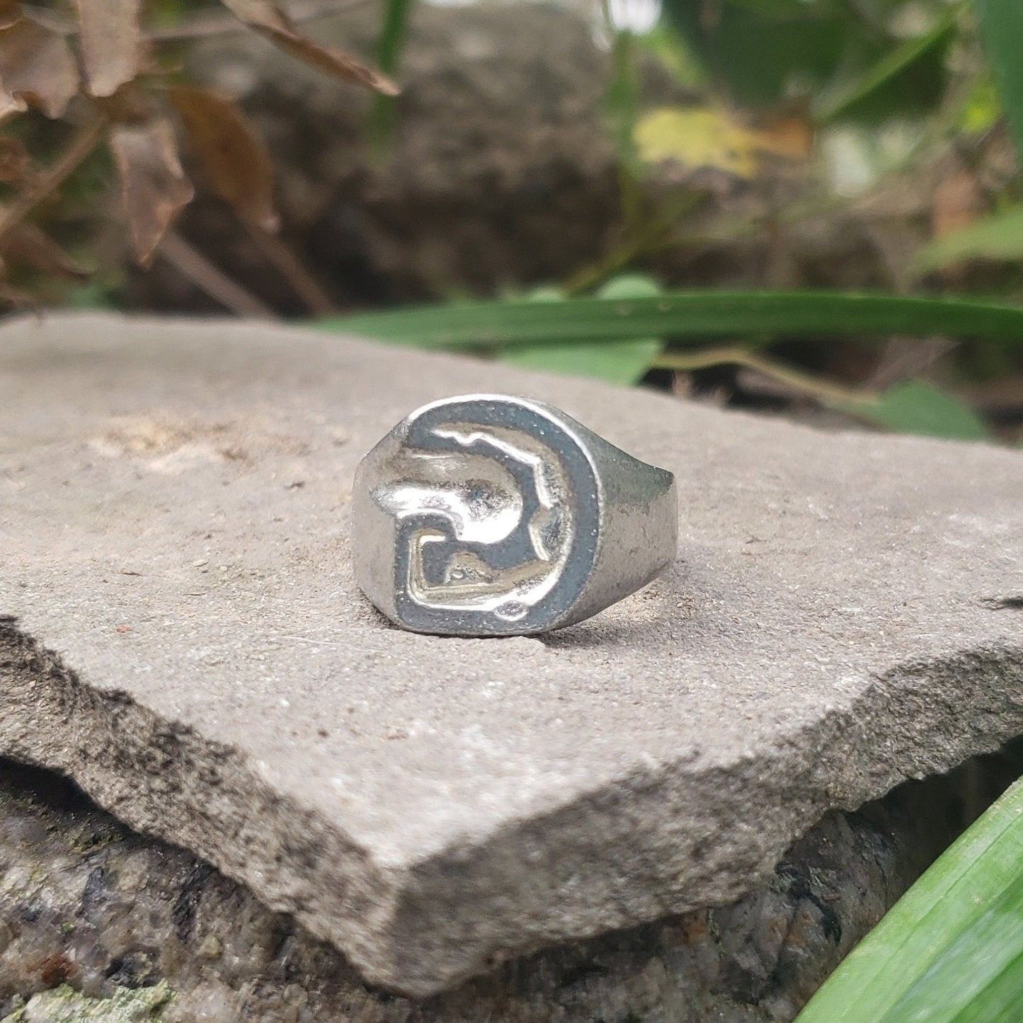 Body letter "G" wax seal signet ring