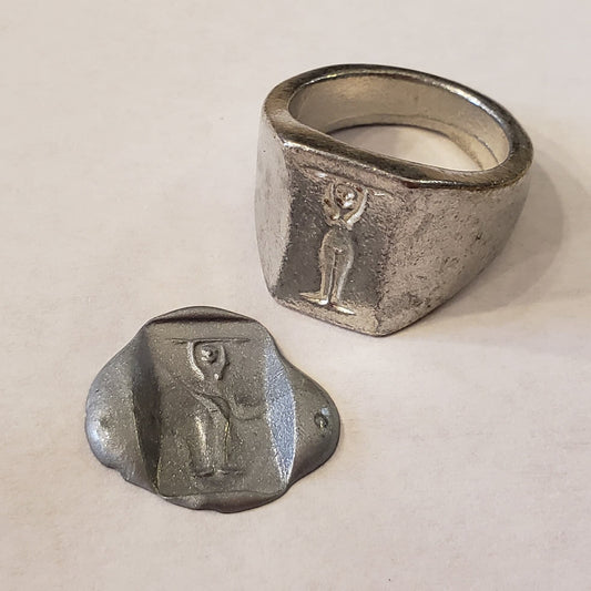 Body letter "I" wax seal signet ring