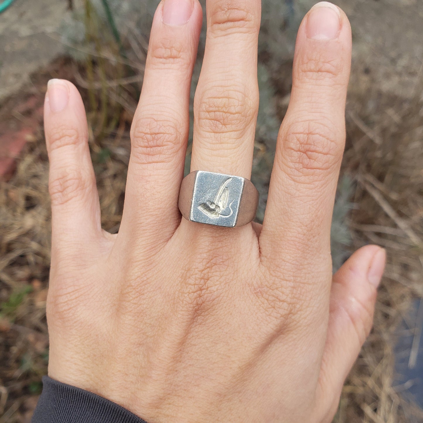 Vacuum wax seal signet ring