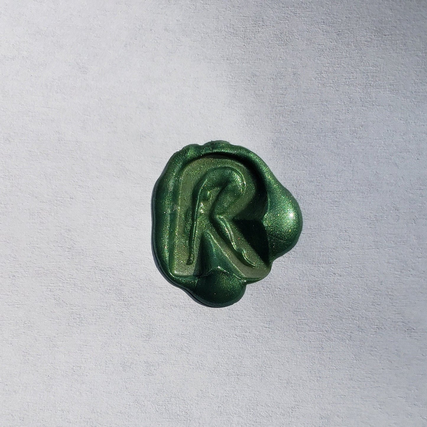 Body letter "R" bending wax seal signet ring