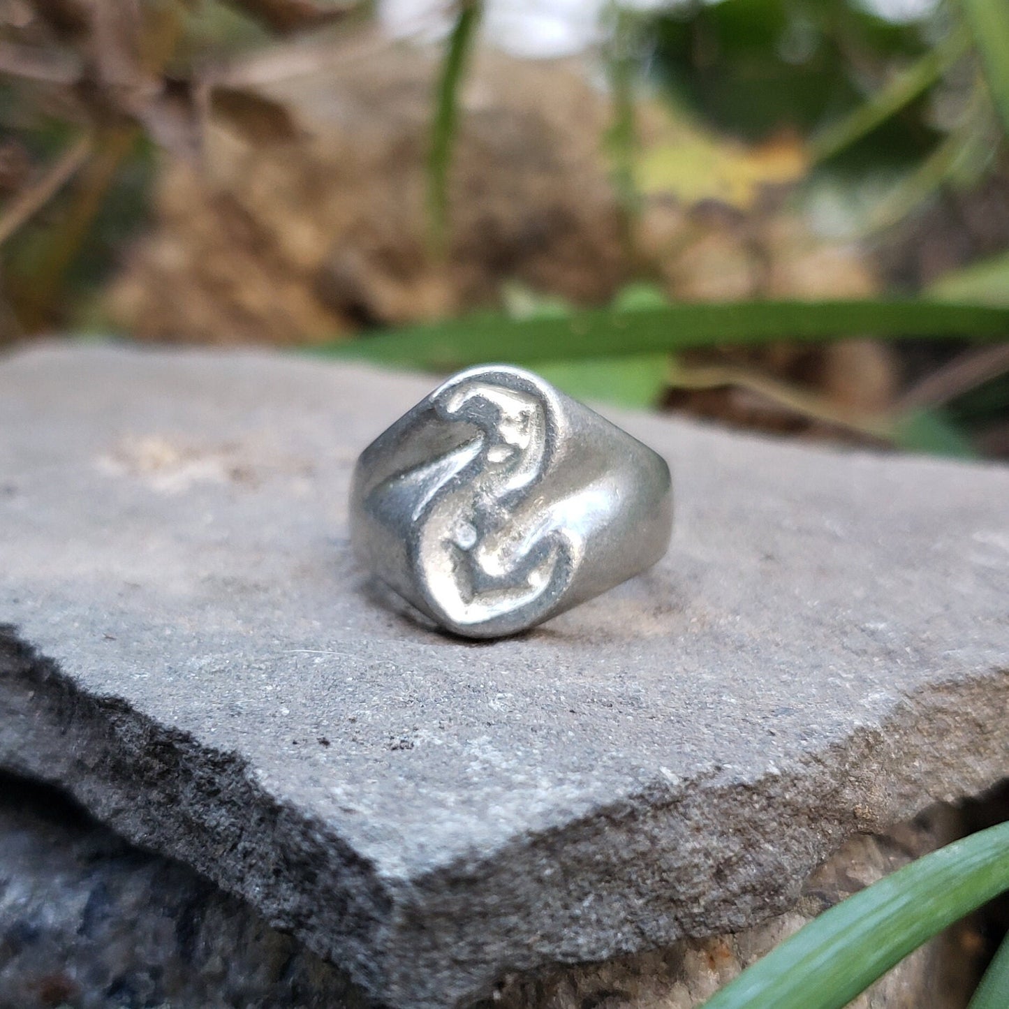 Body letter "S" wax seal signet ring