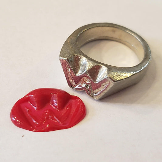 Body letter "w" wax seal signet ring