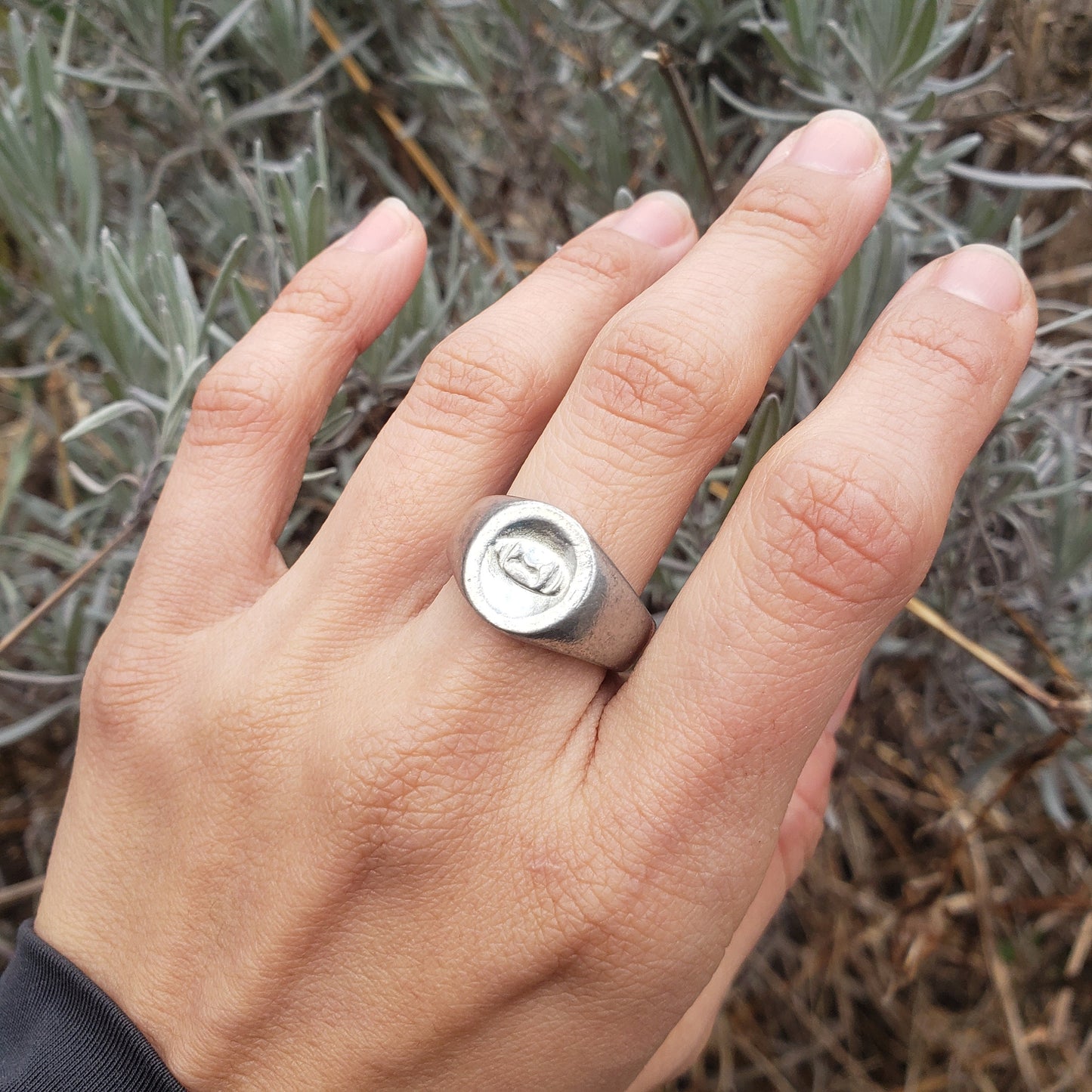 Hiding octopus wax seal signet ring