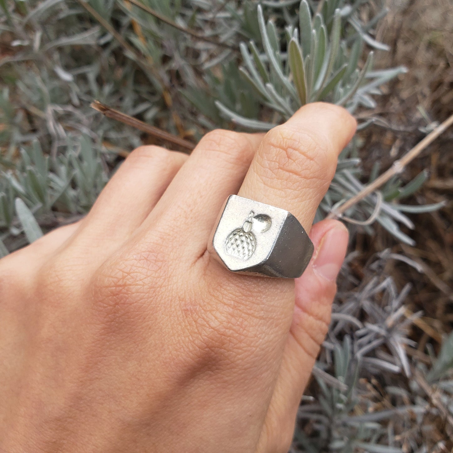 Perfume wax seal signet ring