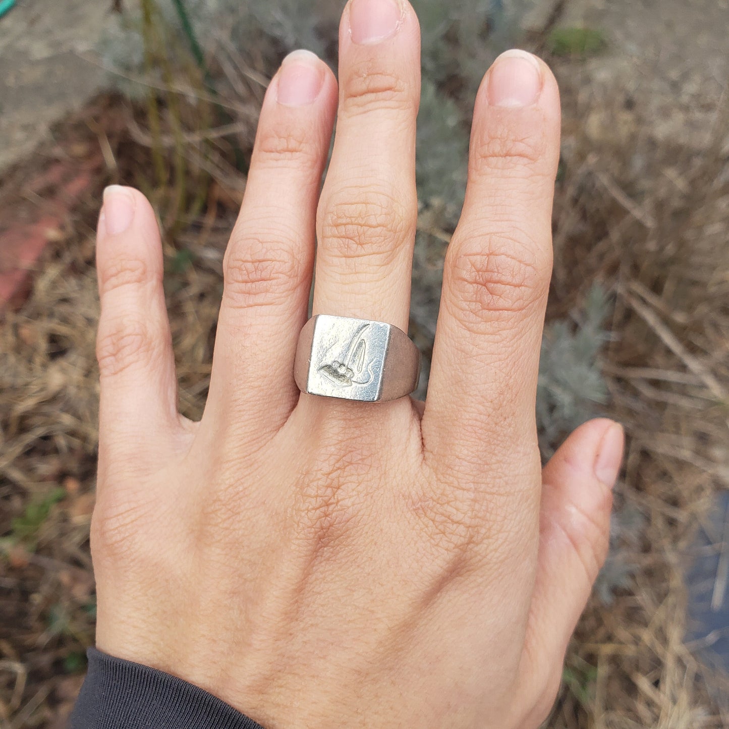 Vacuum wax seal signet ring