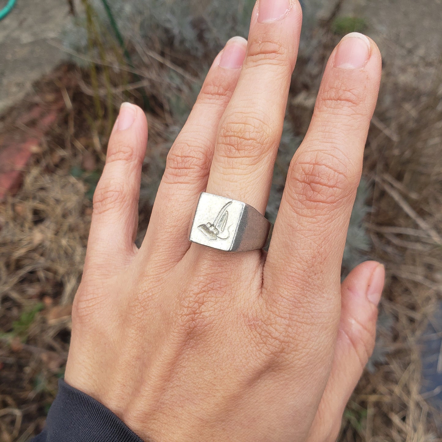 Vacuum wax seal signet ring