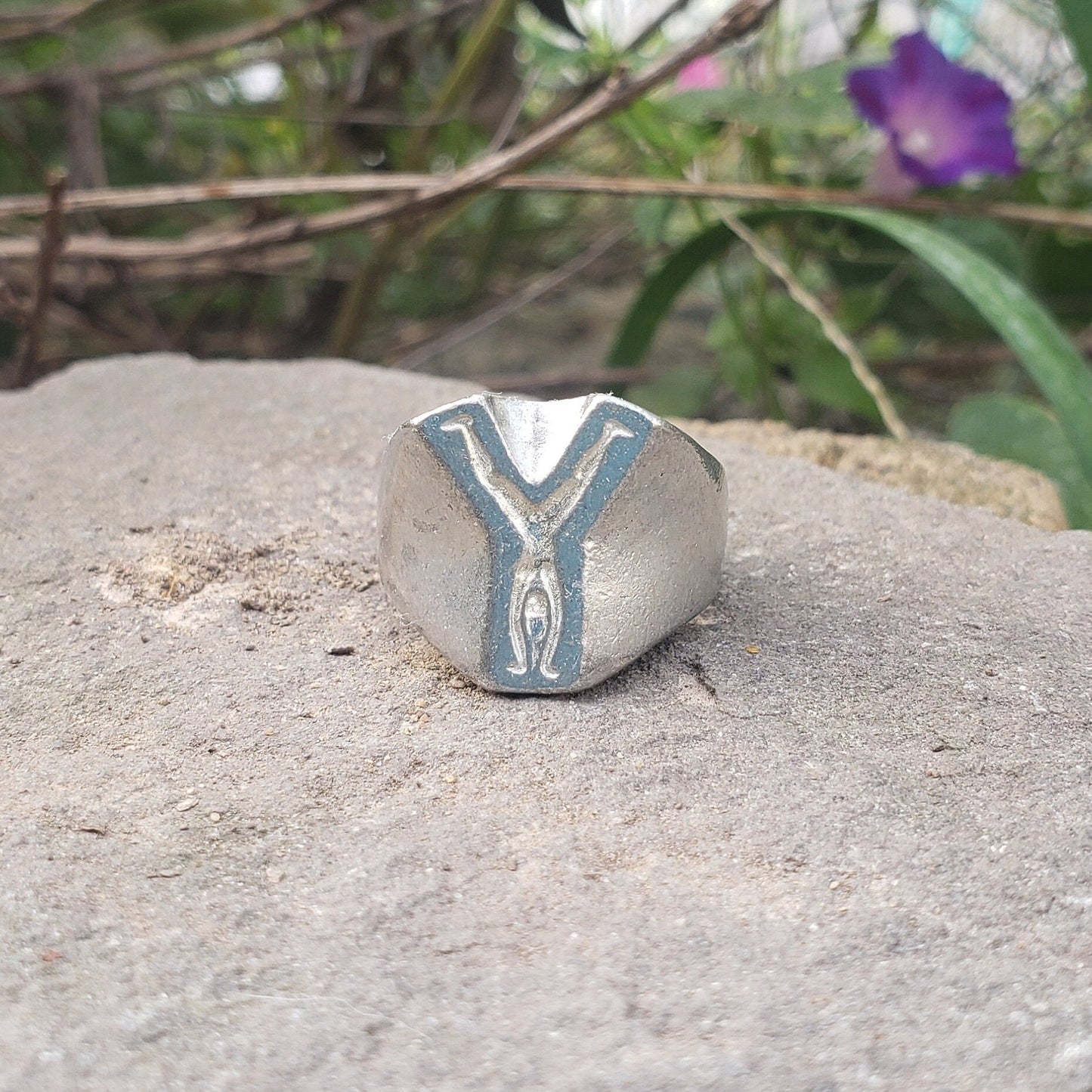 Body letter "Y" wax seal signet ring