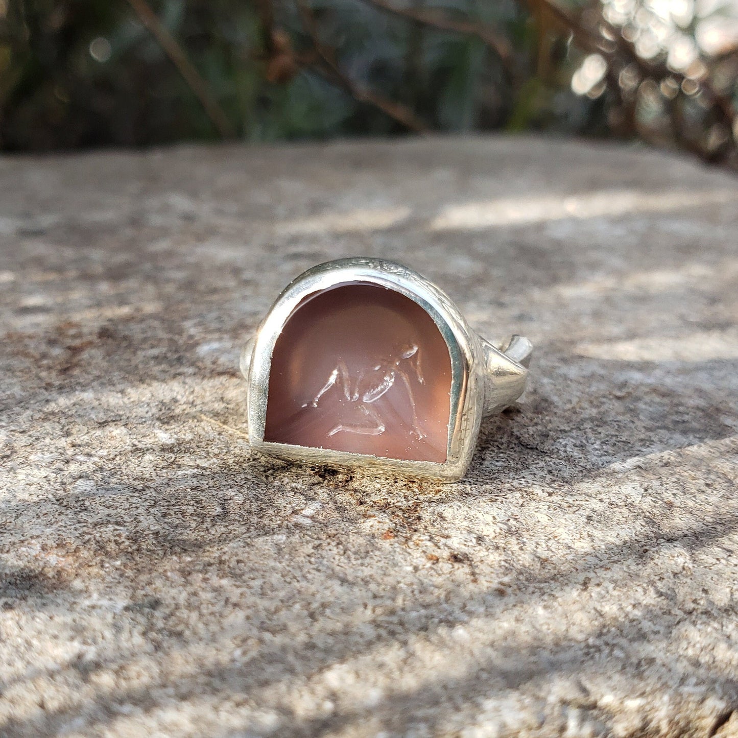 Jilling chalcedony signet ring