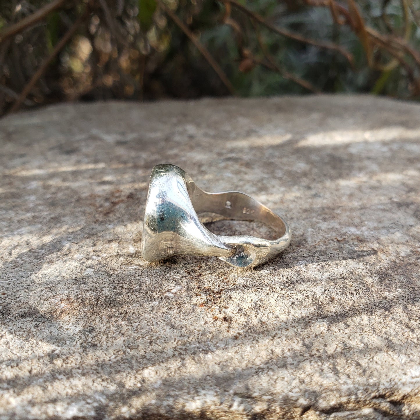 Jilling chalcedony signet ring