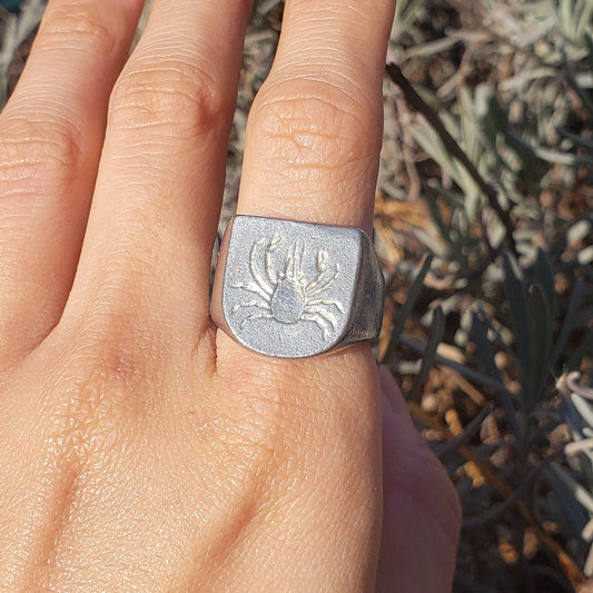 Decorator crab wax seal signet ring