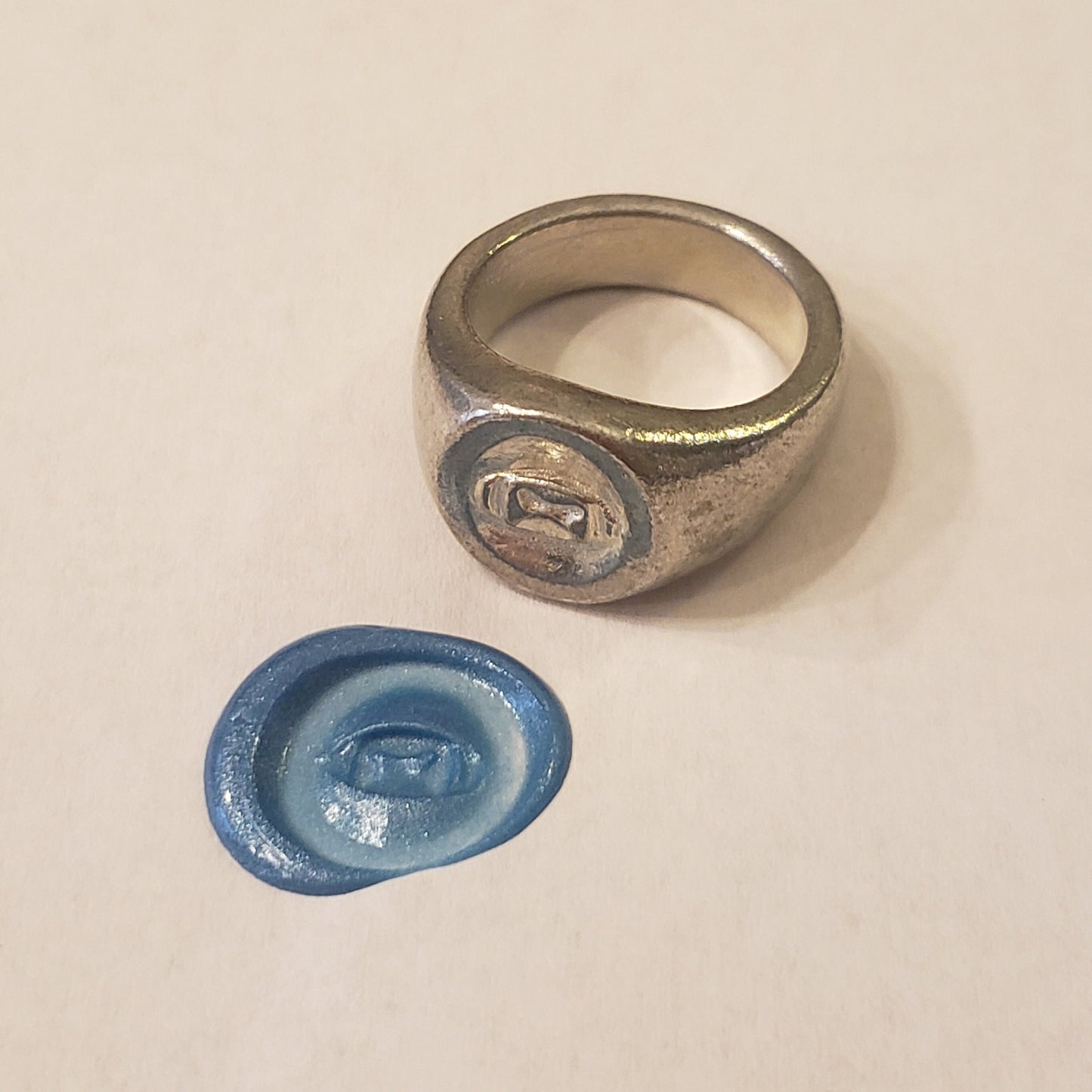 Hiding octopus wax seal signet ring