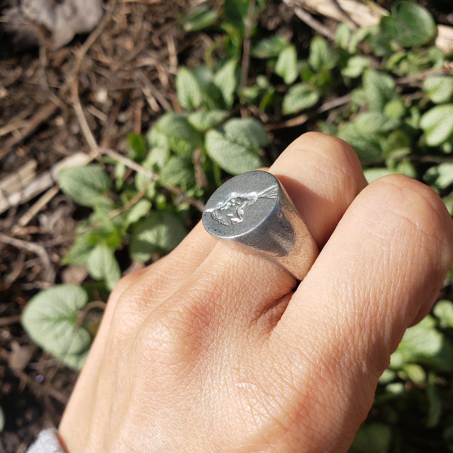 Hegassen woman wax seal signet ring