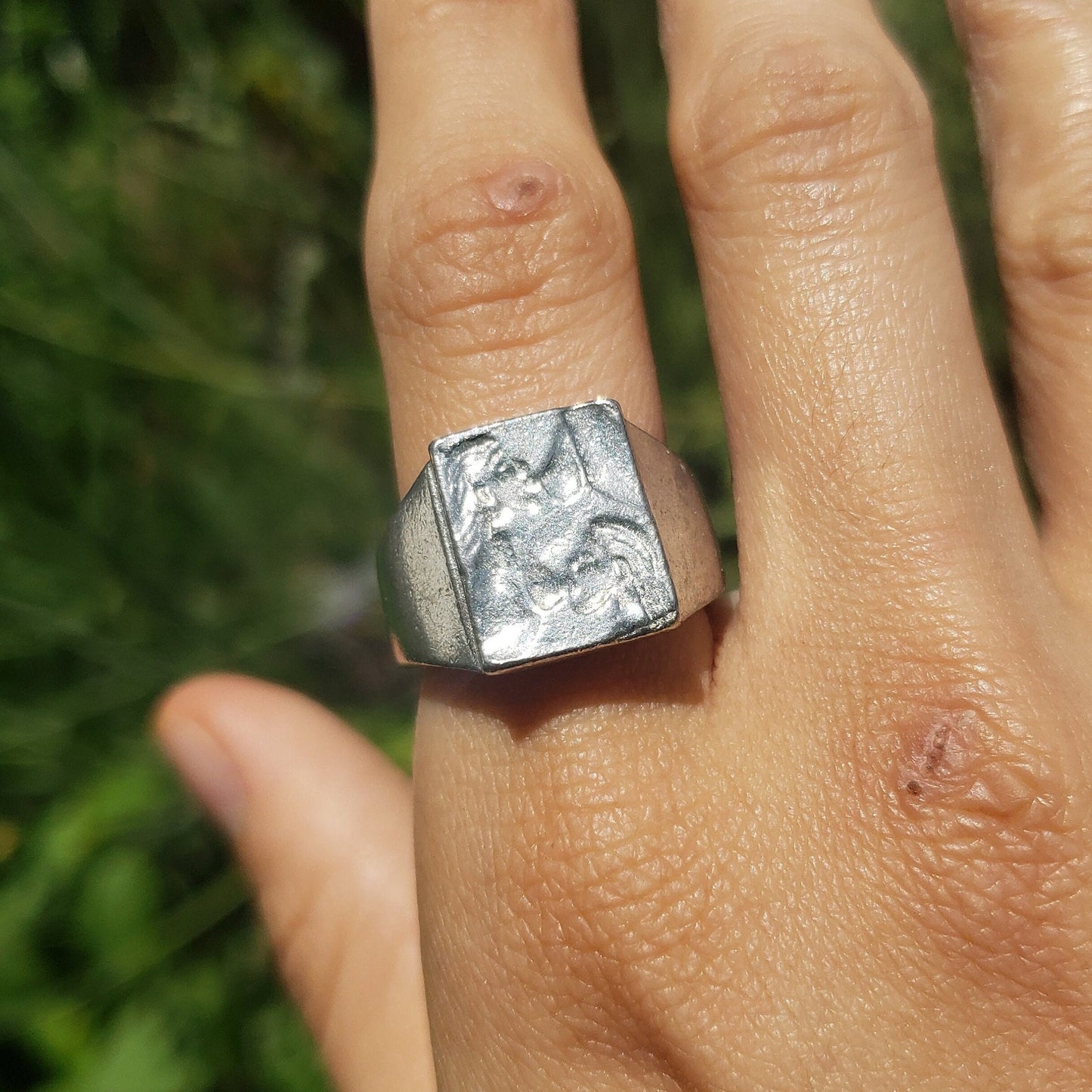 Generational feeding chain wax seal signet ring