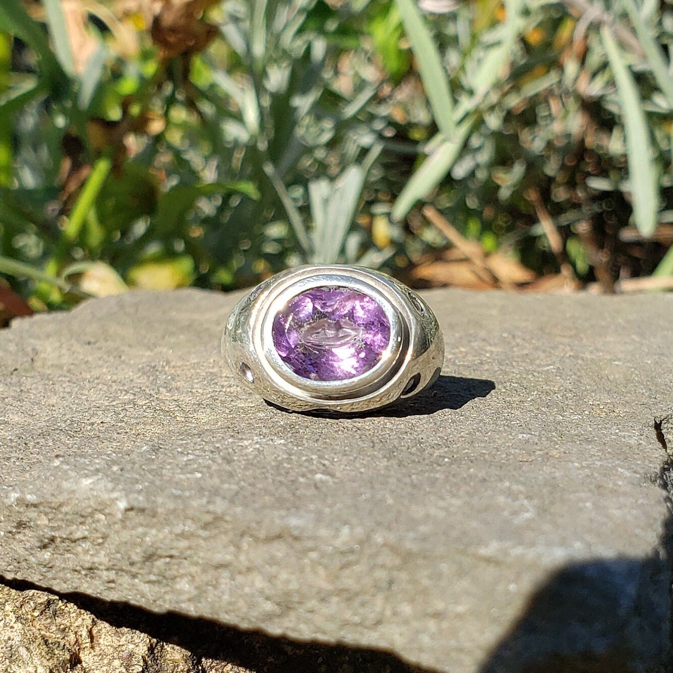 Lips intaglio amethyst and tanzanite silver ring