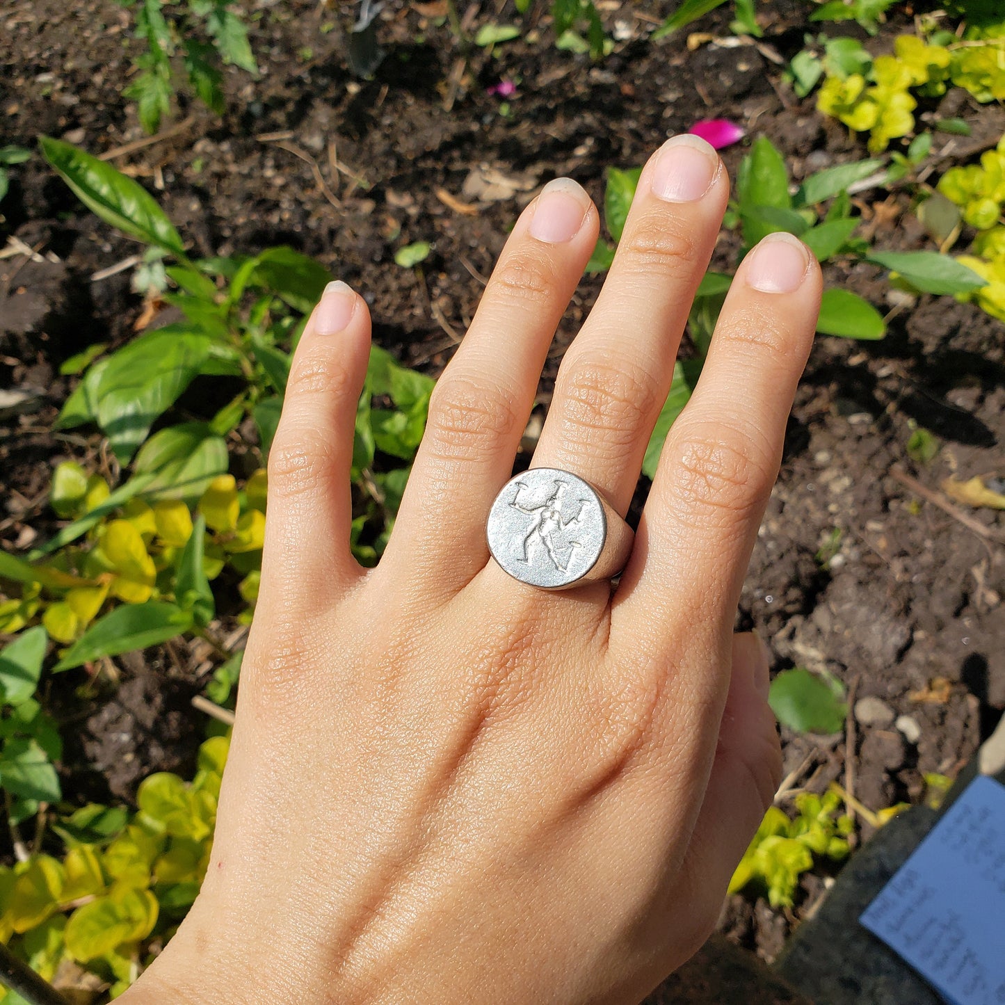 Plate spinning wax seal signet ring