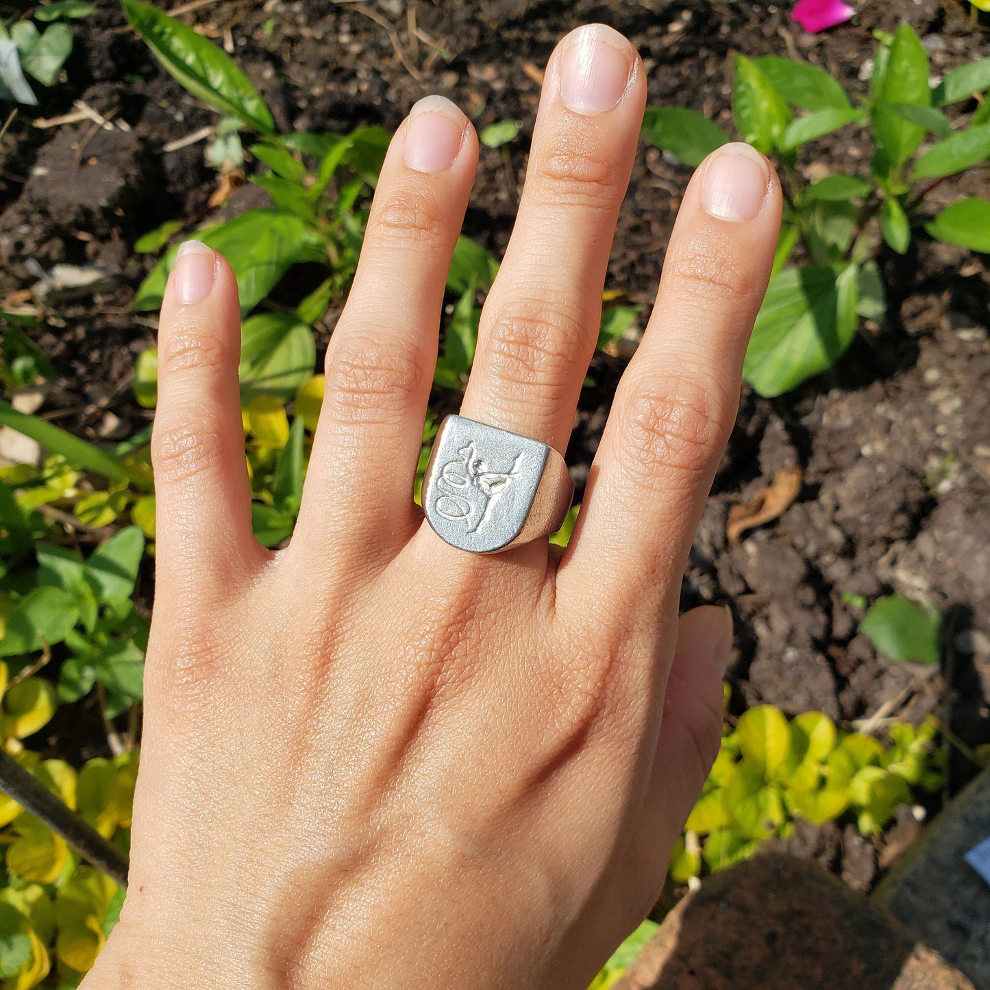 Ribbon dance spiral wax seal signet ring