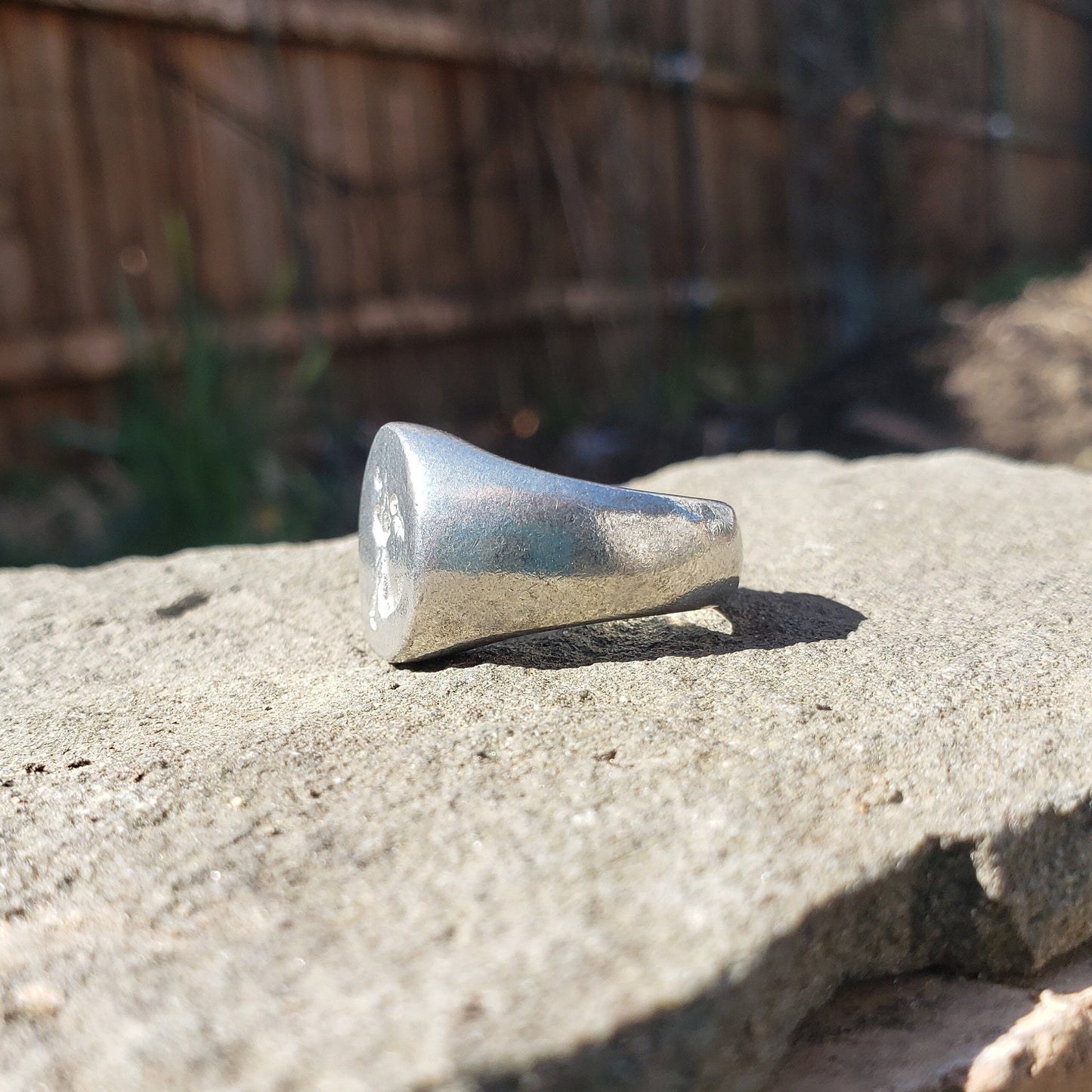 Dancing dip wax seal signet ring