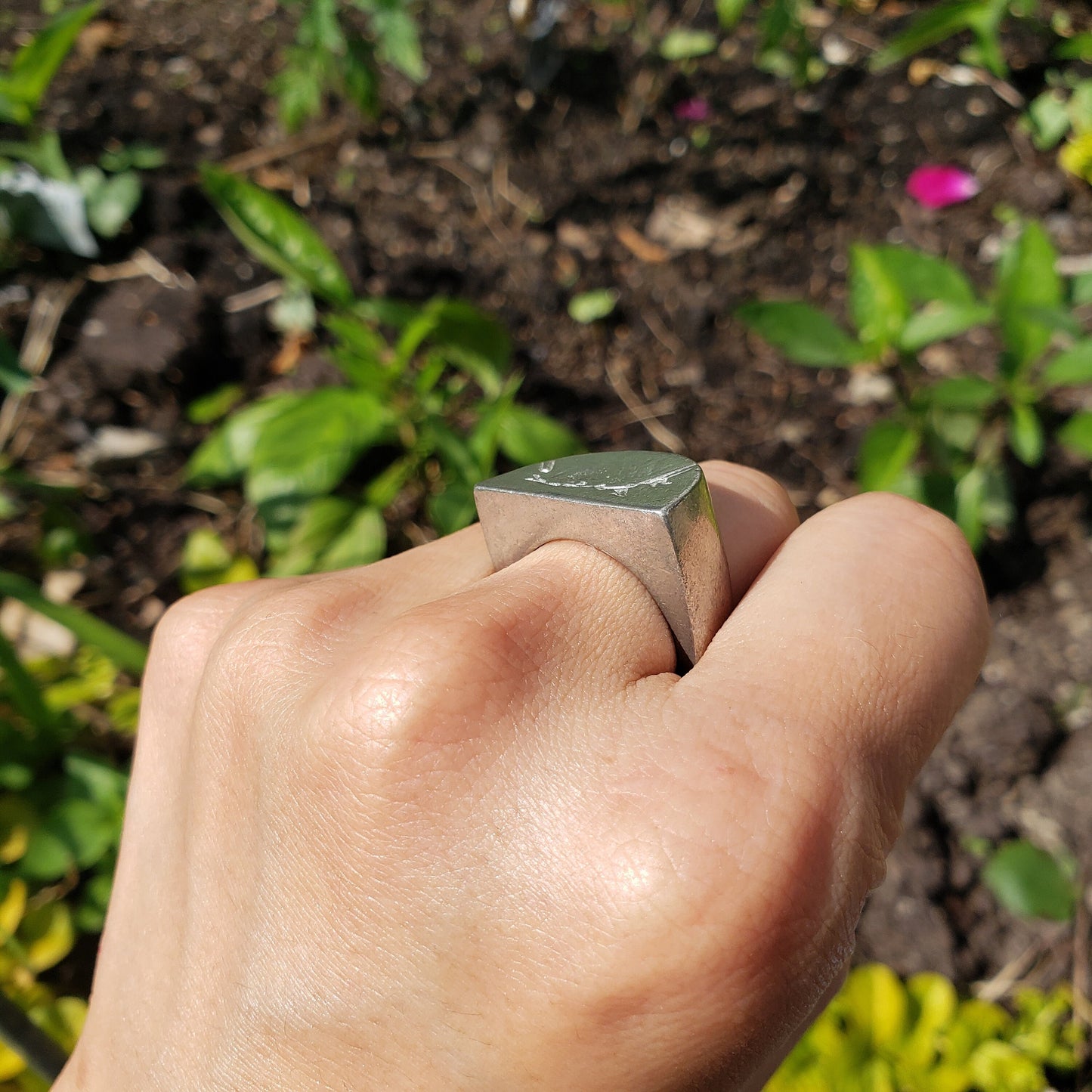 Trapeze wax seal signet ring