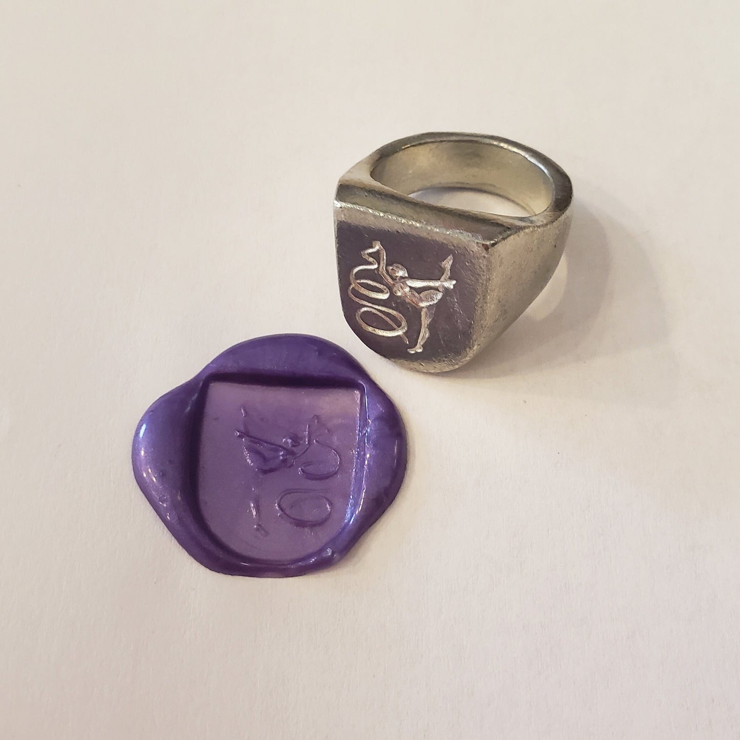 Ribbon dance spiral wax seal signet ring